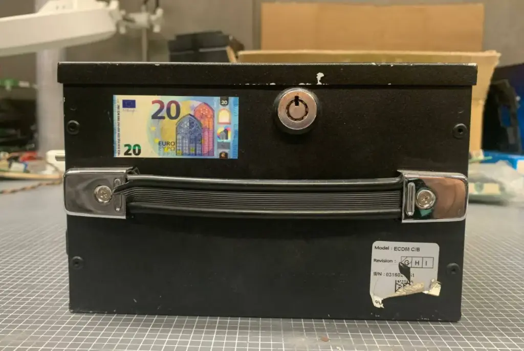 CAJON PULOON BILLETES 20